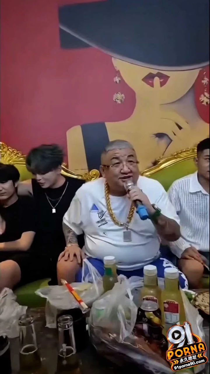 沈阳佛叔 假金链练功券装大款！骗精神小伙认干儿子人设全网崩塌！